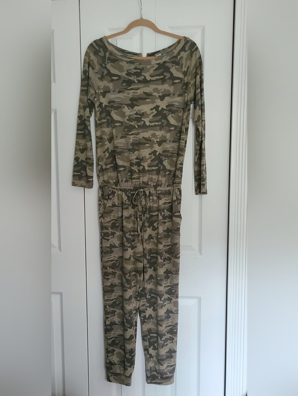 Women's Camouflage Jogger Jumpsuit Size M